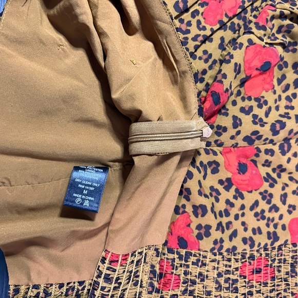 ASTR the Label Floral Leopard Print Puff Sleeve Cropped Shirred Blouse M - Picture 7 of 8